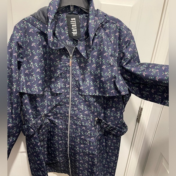 Flower lined Raincoat - Picture 8 of 9
